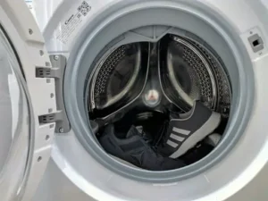 Auf wie viel Grad sollte man Schuhe waschen? Geeignete Waschtemperaturen für verschiedene Schuhe und Materialien