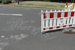 Was Kostet Ein Gerüst Nach 4 Wochen? Wie Sich Eine Verlängerte Standzeit Auf Die Gerüstkosten Auswirkt