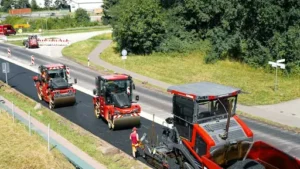Wie heiß ist Asphalt bei der Verarbeitung? Typische Temperaturen bei Herstellung, Transport und Einbau von Asphalt