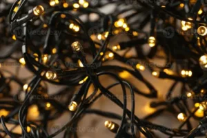 Wie viel Meter Lichterkette für einen 2-m-Baum? Passende Länge Berechnen Und Den Weihnachtsbaum Gleichmäßig Beleuchten
